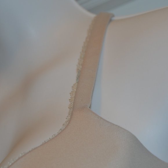 Victoria's Secret nude front closure  Size 34DD  EUC - Picture 3 of 9